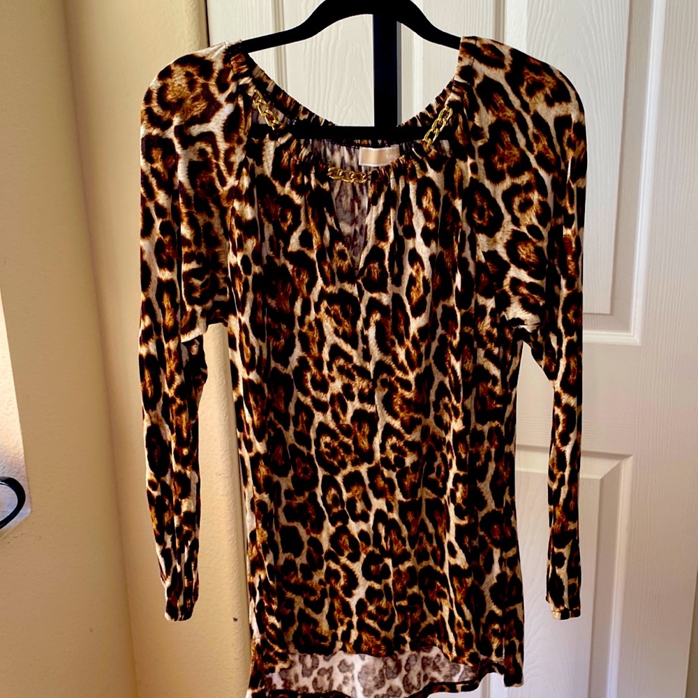 Leopard print top